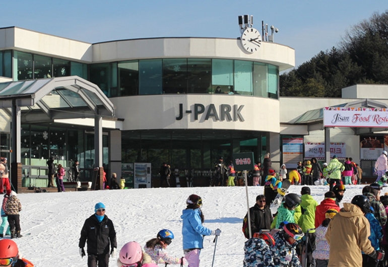 J-PARK 건물 외관